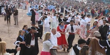 Miles de personas fueron parte del Pericón del Reencuentro en San Rafael.
