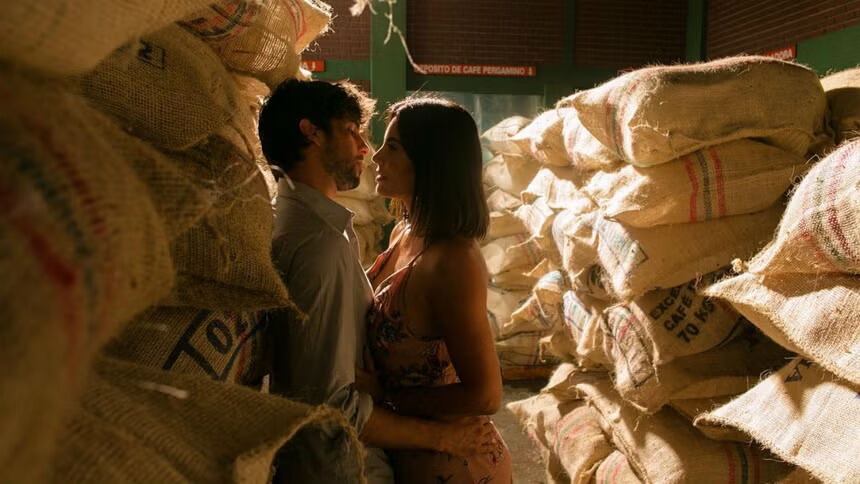 La serie sugerida de Netflix se llama Jugar con fuego.