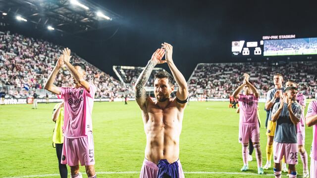 Lionel Messi saludando al público de Inter Miami después del partido con Orlando City en la Leagues Cup de la MLS. (Prensa Inter Miami)