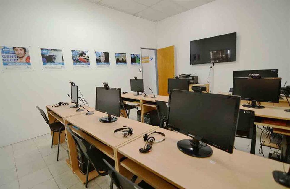 Ushuaia: La Municipalidad impulsa talleres de inclusión tecnológica en el Punto Digital