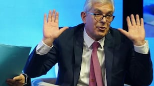 Julián Domínguez en el foro de Clarín.