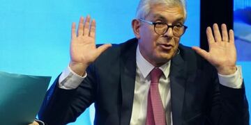 Julián Domínguez en el foro de Clarín.