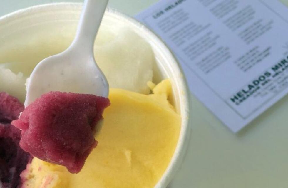 Prohibieron el uso de vasitos y cucharitas de plástico en las heladerías de Rosario