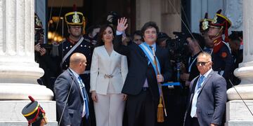 Javier Milei, flamante presidente argentino, acompañado de su vicepresidenta, Victoria Villarruel.