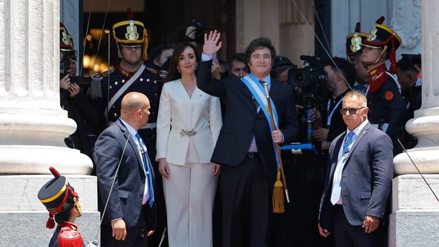 Javier Milei, flamante presidente argentino, acompañado de su vicepresidenta, Victoria Villarruel.