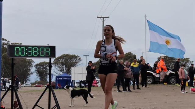 María de los Ángeles Juárez ganó la segunda edición de la Carrera del Puerto.