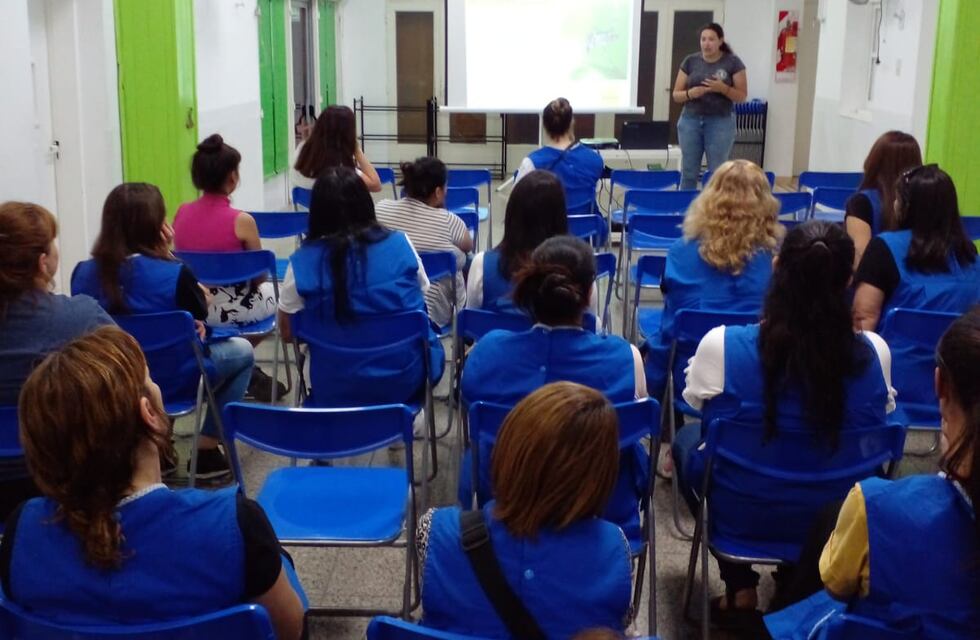 Charlas informativas sobre prevención del dengue