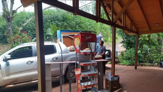 Puerto Rico: evacuaron el Club de Pesca por la crecida del río Paraná.