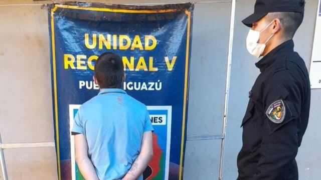 Comandante Andresito: individuo detenido por robo.