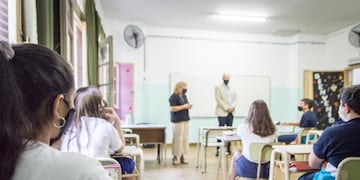 Los grupos prioritarios fueron los primeros en volver a las aulas este año para terminar el último año de primaria y secundaria. (@MinEducacionSFe)