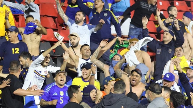 Los simpatizantes se enfrentaron a un grupo de policías en la platea este del Coloso.