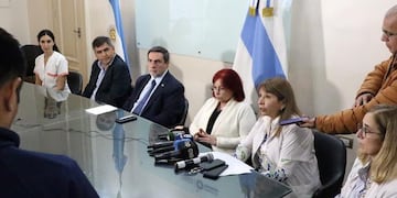 Medina Ruiz participó de una conferencia de prensa enmarcada en el Día Mundial de la Salud Mental.