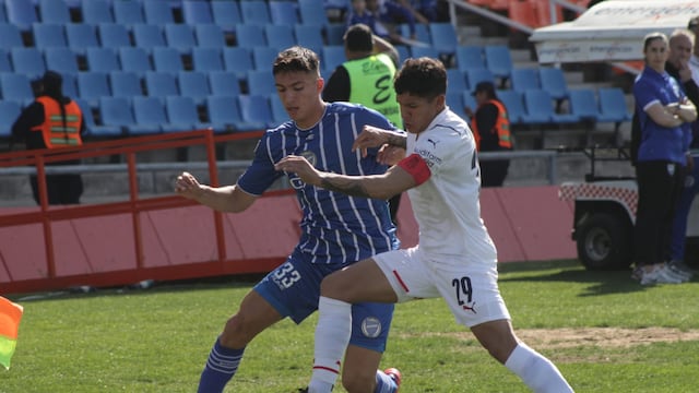 El "Rojo" se fue arriba en el descanso con un gol del "Chaco" Insaurralde.