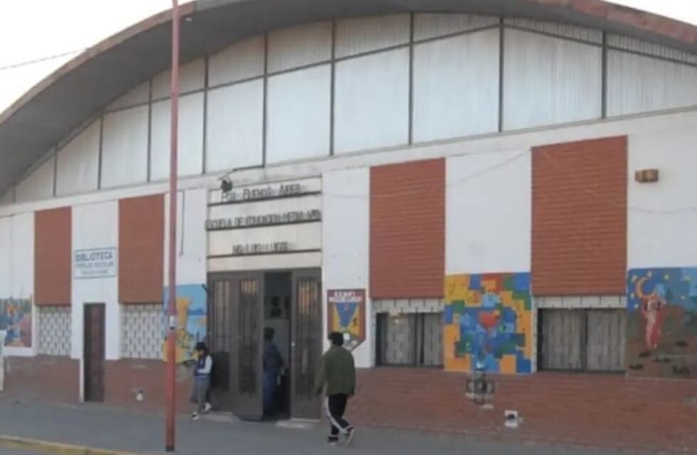 Alumnos de Secundaria Nº1 ganaron un viaje a La Plata y hacen una feria para recaudar fondos