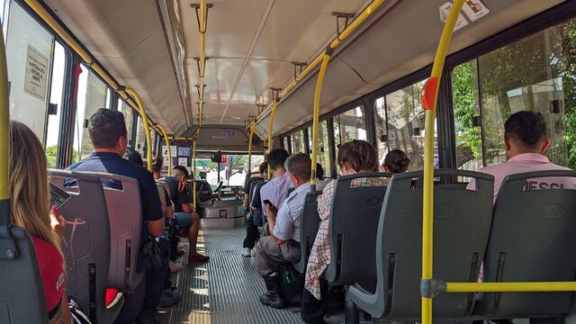 Un chófer de transporte urbano fue agredido en Córdoba. (Christian Luna / La Voz)