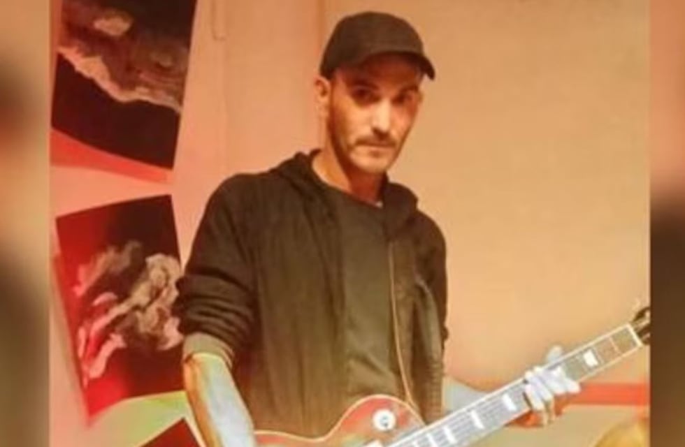 Quién era el músico que murió mientras tocaba en vivo en un bar de La Plata