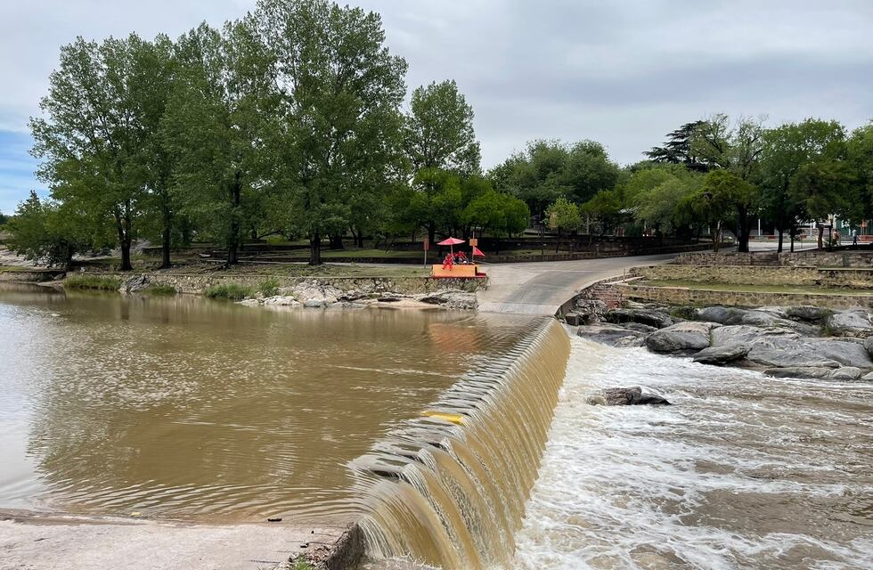 Las lluvias del fin de semana mejoraron los caudales del lago San Roque