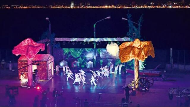 El festival fue grabado durante tres noches de trabajo, con una escenografía exclusiva montada en el Anfiteatro Manuel Antonio Ramírez a orillas del río Paraná.