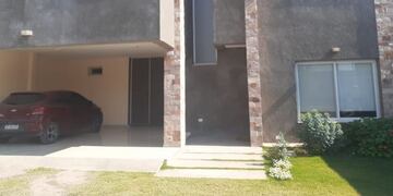 La ostentosa casa de los policías acusados de desviar fondos de la Fuerza. Tiempo de San Juan