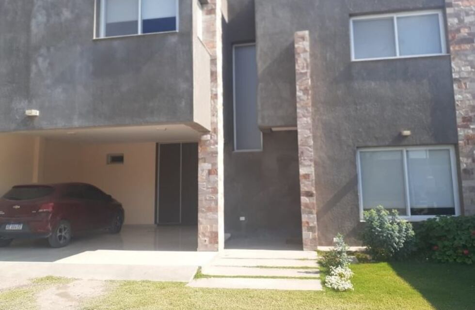 La lujosa vida del matrimonio policía acusado de desviar fondos de la Fuerza