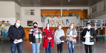 Daniel Quacquarini entregó fondos para dos escuelas de Pujato