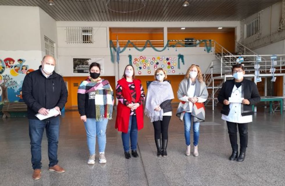 Daniel Quacquarini entregó fondos para dos escuelas de Pujato