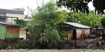 Defensa Civil de Posadas se encuentra asistiendo a barrios afectados por el temporal.