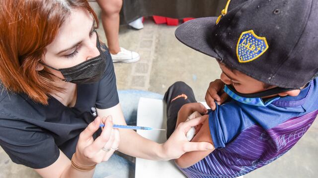 Vacunación Covid-19 en Mendoza: desde este martes se habilita la campaña en las escuelas de verano