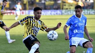 Estudiantes de Río Cuarto venció 2-0 a Almirante Brown, líder de la Zona A, en la fecha 34 de la Primera Nacional. (Prensa Almirante Brown)
