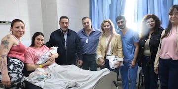 La jornada estuvo marcada por testimonios de gratitud, historias de lucha y un reconocimiento especial a las madres que también son profesionales de la salud.