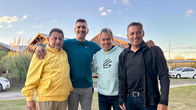 Beto Lema, junto a Chuzo González de buzo blanco.