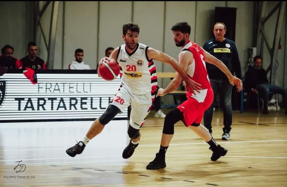 El basquetbolista de Arroyito Manuel Olocco disputó los playoffs finales de la Silver Cup en Italia