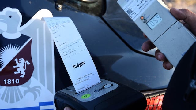 Volcó su auto en Luján y el test de alcoholemia triplicaba el límite permitido