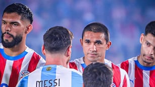 El marcador central de 33 años enfrentó a Lionel Messi en las eliminatorias mundialistas.