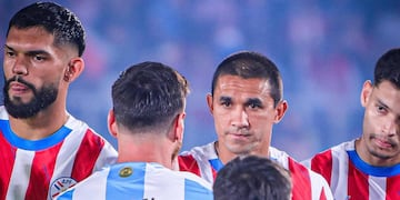El marcador central de 33 años enfrentó a Lionel Messi en las eliminatorias mundialistas.