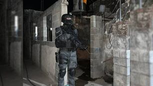 Los investigadores de la Fuerza incautaron 103 dosis de cocaína y 28 dosis de marihuana.