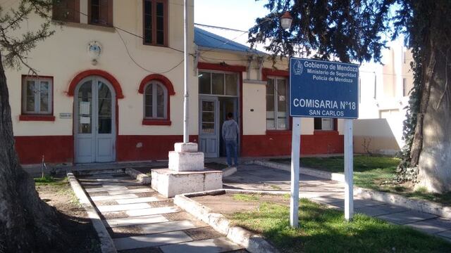 Dos delincuentes ingresaron a una casa en San Carlos y amenazaron con un arma de fuego en la cabeza de un niño. Se robaron $400.000 en efectivo. Gentileza