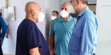 El Ministro Gómez con Fernández haciéndose cargo del Hospital Distrital de Ingeniero Juárez
