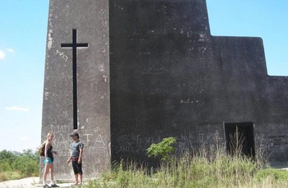 La increíble historia del monumento que es más alto que el Obelisco y se puede visitar en Córdoba