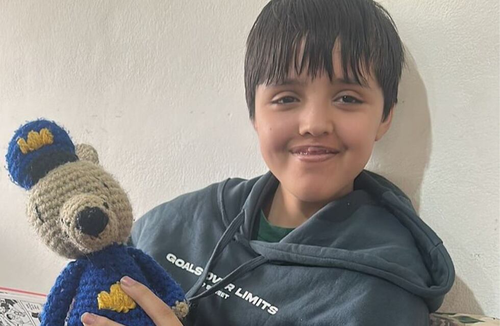 Cómo ayudar a Mailén: sufre de neurofibromatosis y su familia rifa una moto para pagar su tratamiento