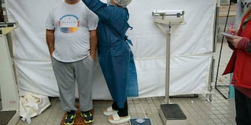 Ayuda a vecinos con obesidad para vacunarse contra el Covid 19 y obtener Índice de Masa Corporal (IMC)