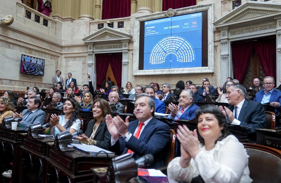 Nuevo golpe a Milei: la oposición volteó los vetos a las leyes de universidades y Garrahan