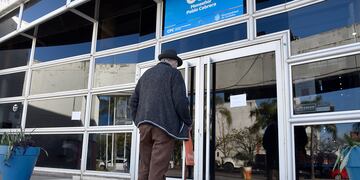 La atención en los CPC sigue resentida y los ciudadanos, sin poder realizar sus trámites.