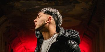 Darian Nazareno Calderón, un joven cantautor mendocino, lanzó su primer videoclip de R&B.