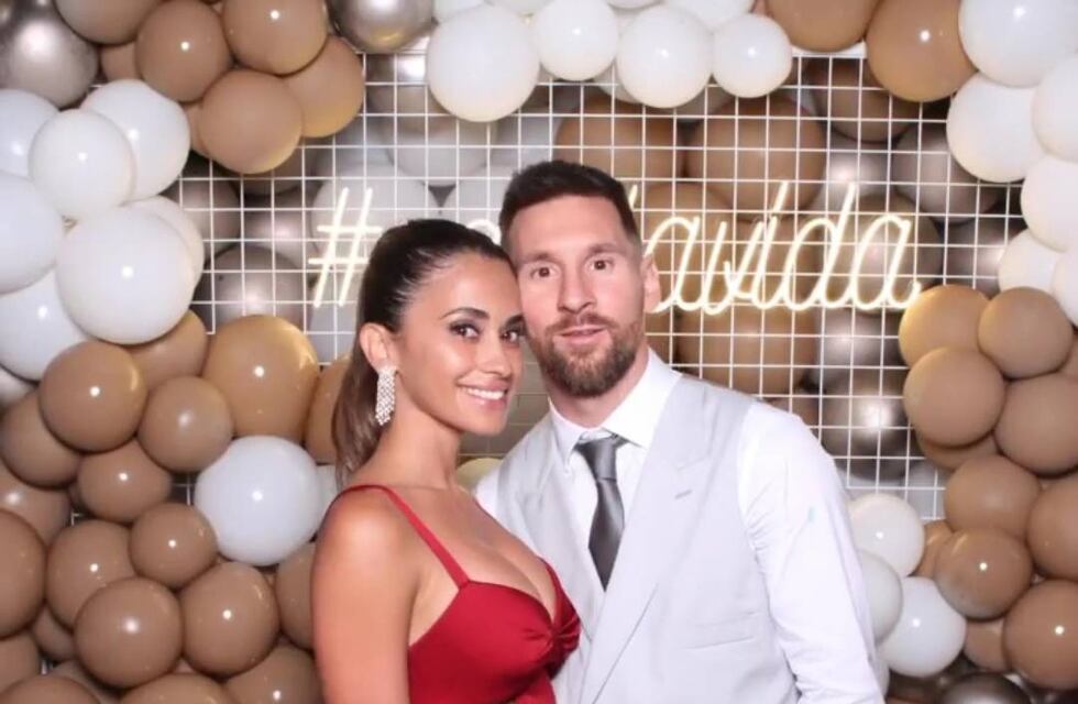 Risas y besos: Lionel Messi y Antonela Roccuzzo se fundieron en foto romántica