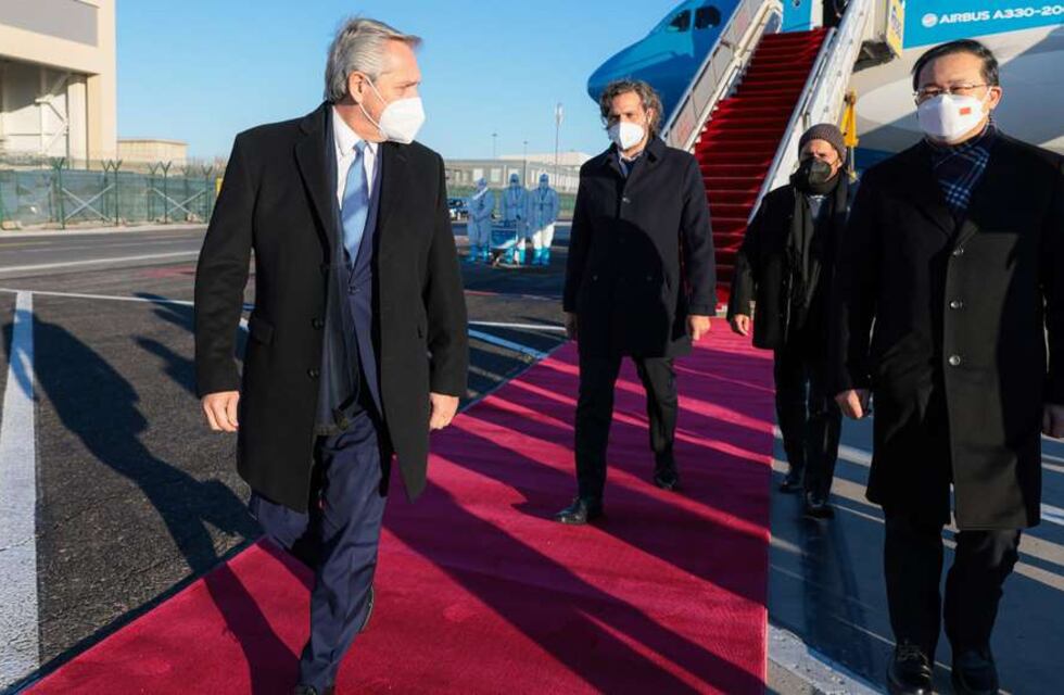 Alberto Fernández llegó a China a la espera de la reunión con Xi Jinping y la apertura de los Juegos Olímpicos de Invierno