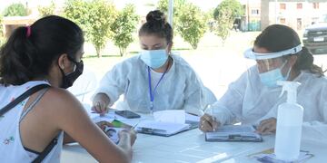 El Ministerio de Salud de Santa Fe realizó un operativo de verano en General Lagos para prevenir la propagación de COVID-19 y otras enfermedades. (@gobsantafe)