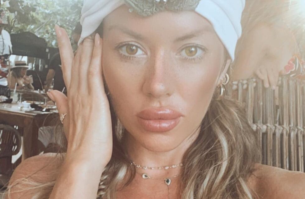 Karina Jelinek posó en ropa interior y mostró el “backstage” con Flor Parise