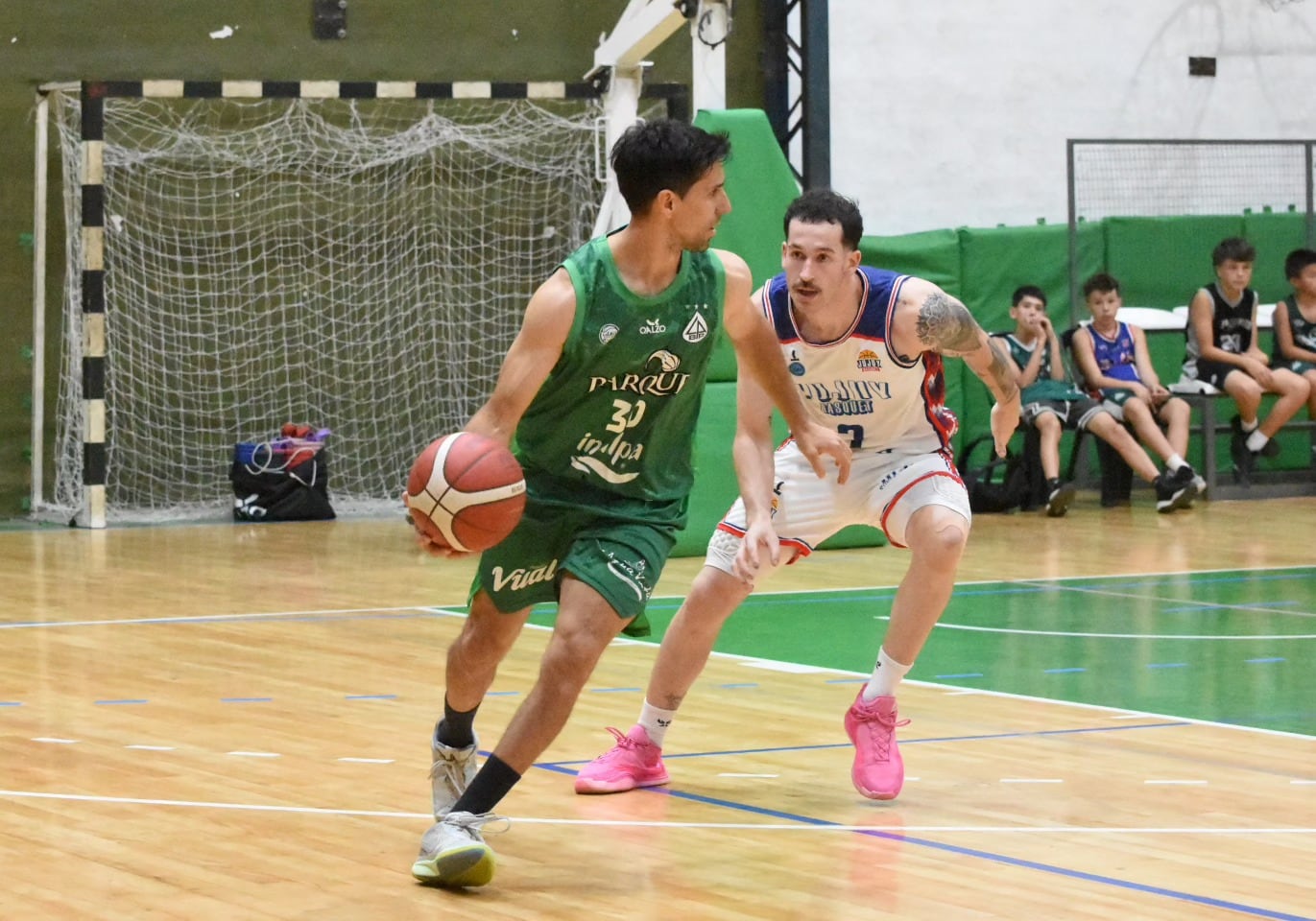 Jujuy Básquet no logró sostener su ritmo y terminó cayendo duramente ante Barrio Parque.