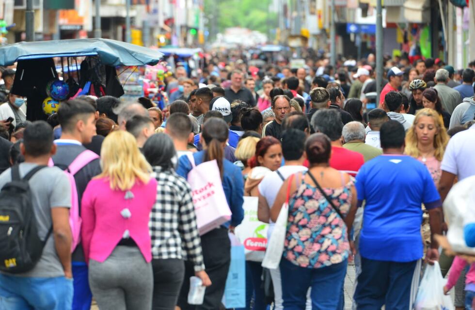 En fotos: las ventas navideñas a último momento en la peatonal de Córdoba y el Mercado Norte